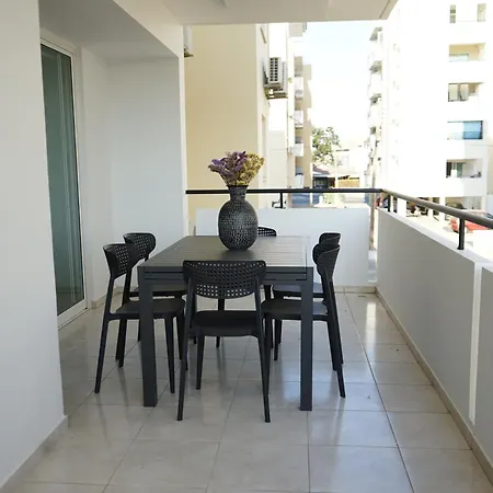 Lazuli Urban Luxury -2 Bedroom With Pool Larnaka