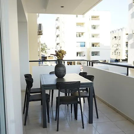 Apartment Lazuli Urban Luxury -2 Bedroom With Pool *