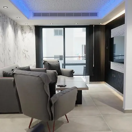 Lazuli Urban Luxury -2 Bedroom With Pool Apartament