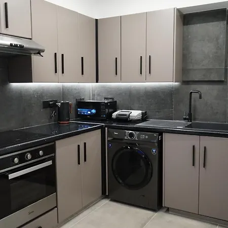 Lazuli Urban Luxury -2 Bedroom With Pool * Larnaka