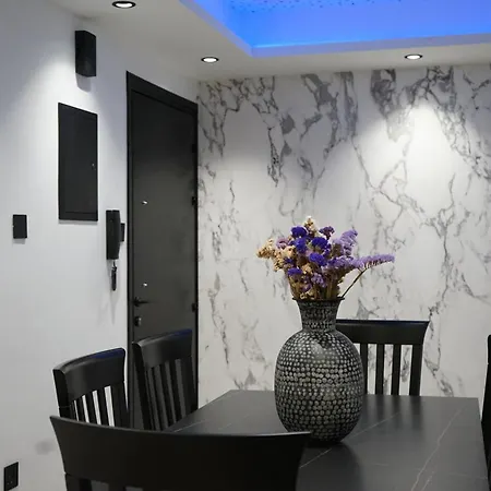 Apartment Lazuli Urban Luxury -2 Bedroom With Pool