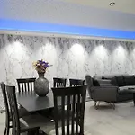 Lazuli Urban Luxury -2 Bedroom With Pool Apartment *