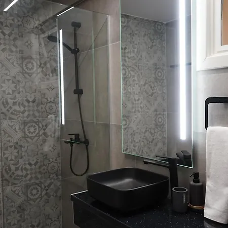 Mackenzie Boutique With Pool Appartement *