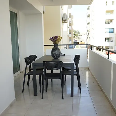 Mackenzie Boutique With Pool Larnaca
