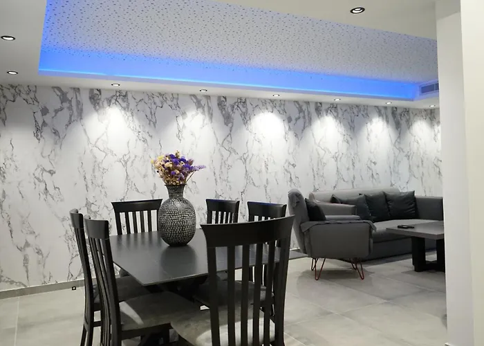 Lazuli Urban Luxury -2 Bedroom With Pool Apartamento *